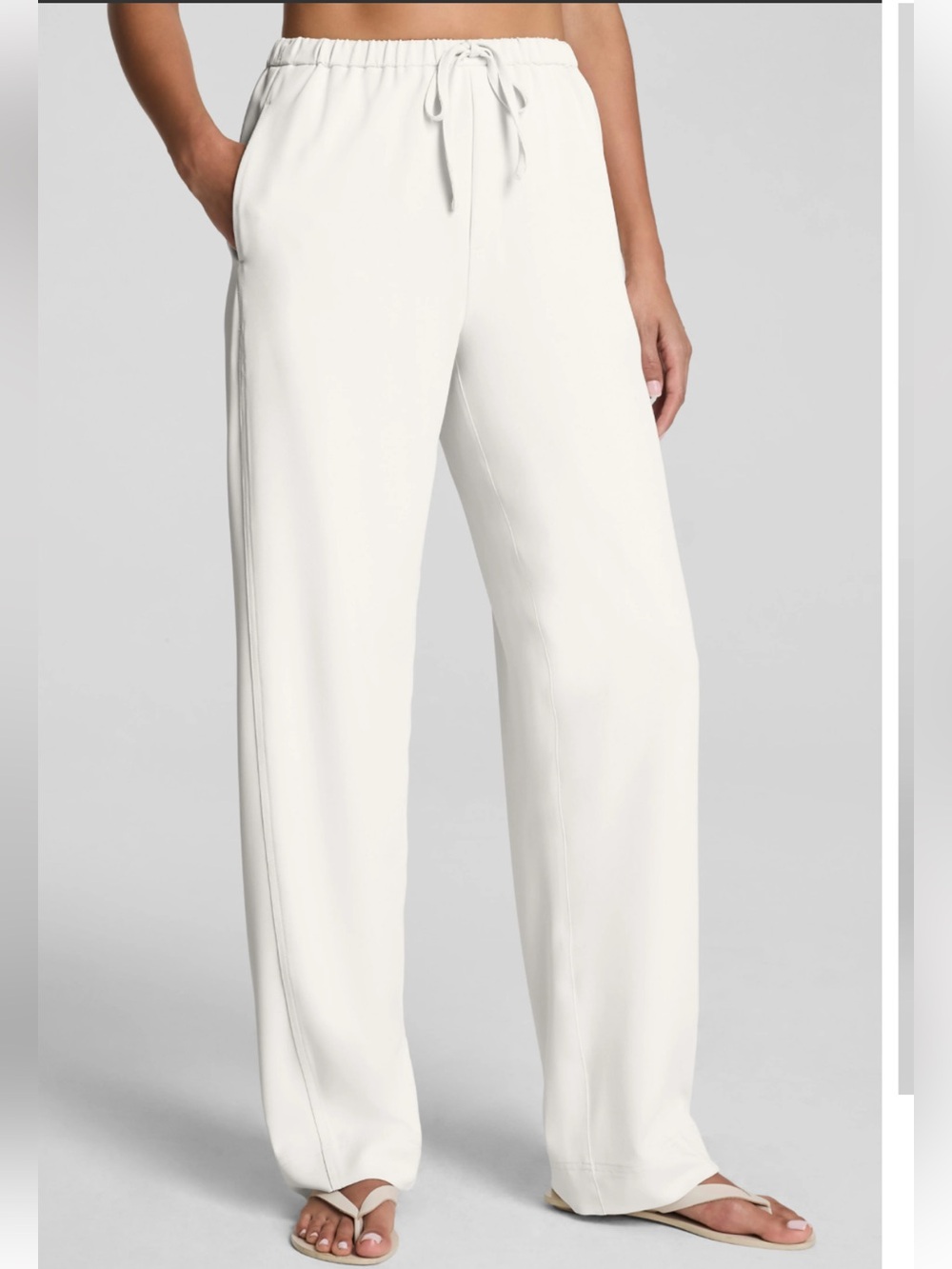 SPANX CarryOn Pull On Straight Leg Pants NWT Size Small in Ivory
